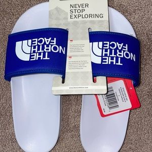 NICE NORTH FACE SLIDES 🛑🛑🛑🛑
100% AUTHENTIC